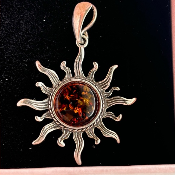 💛Baltic Amber sun design in 925 silver necklace ⭐️NWOT - Picture 8 of 14